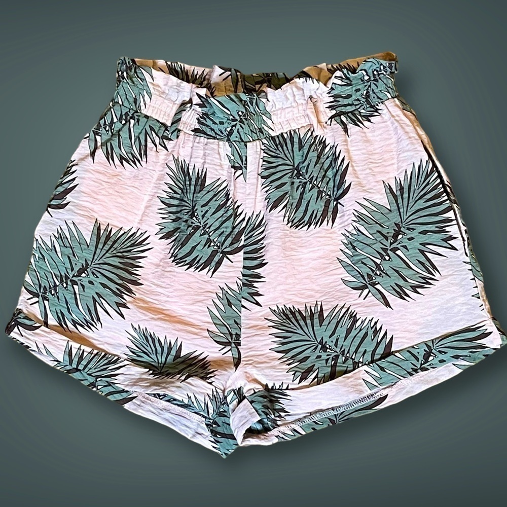 Akaiv Women’s Rayon Palm Frond Print Shorts - Size S